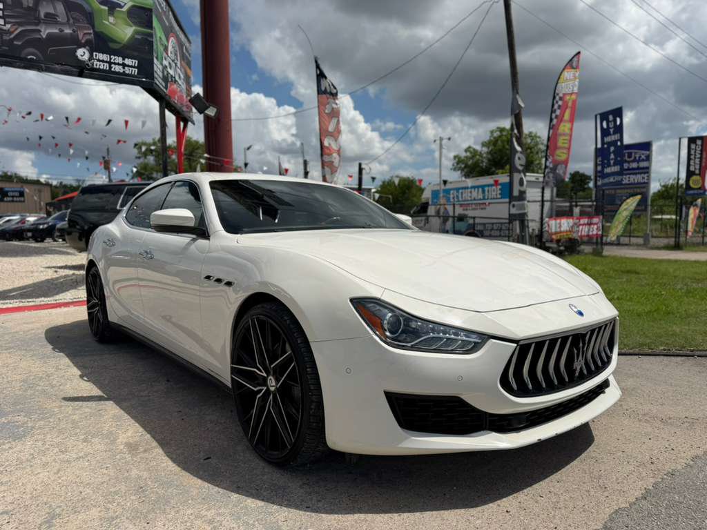 Used 2018 Maserati Ghibli RWD image 3