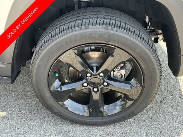 Used 2023 Jeep Grand Cherokee Altitude AWD/4WD image 5