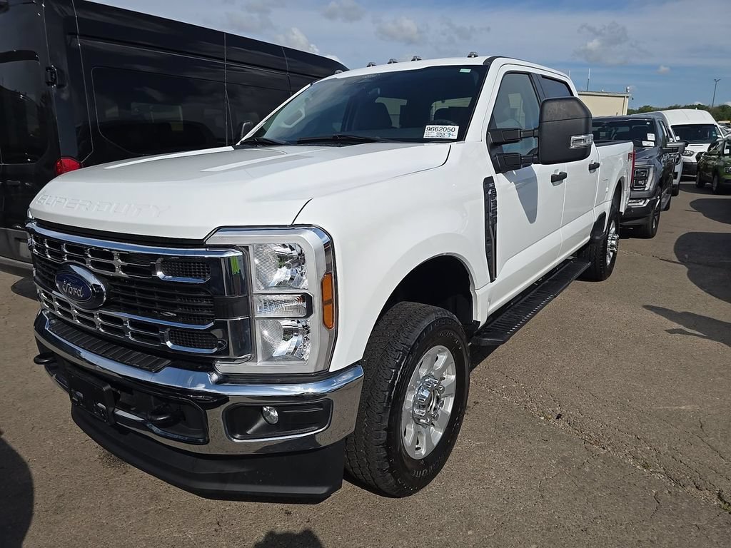Used 2024 Ford F350 XLT w/ FX4 Off-Road Package AWD/4WD image 2