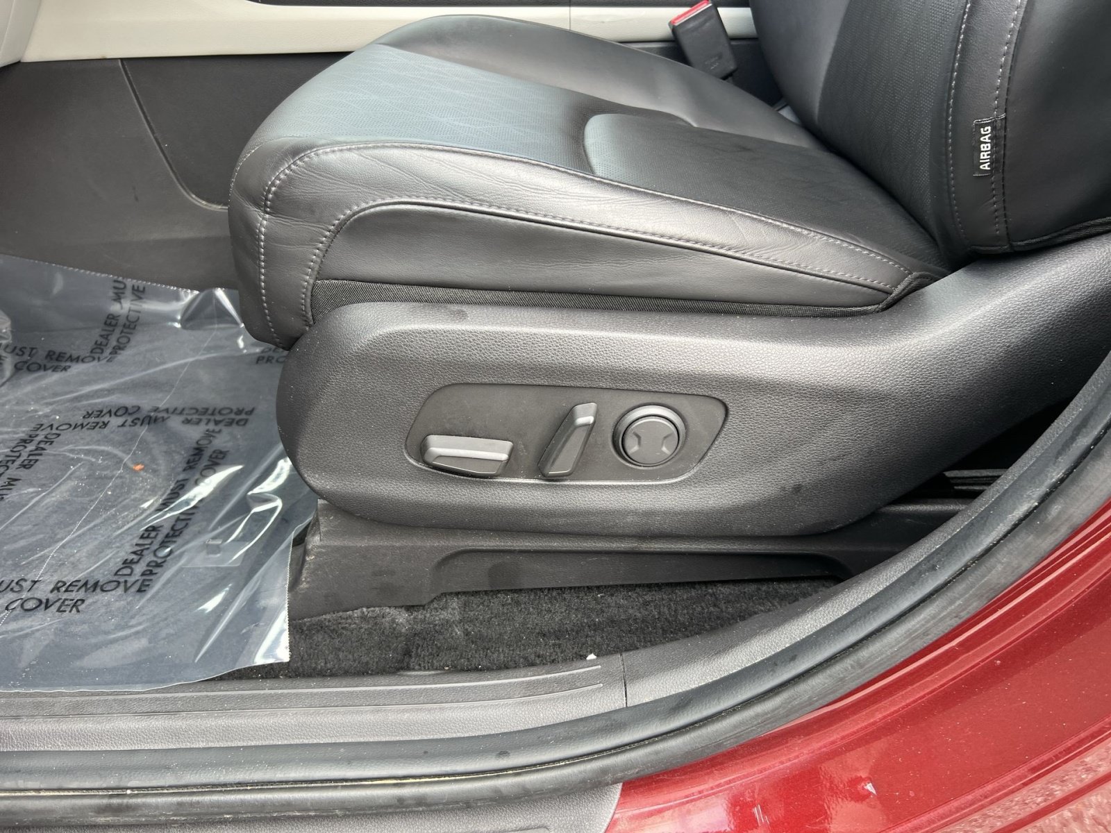 Used 2024 Kia Carnival LX FWD image 14