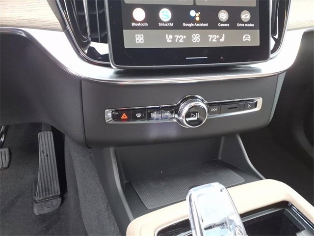 New 2026 Volvo XC90 B6 Plus w/ Protection Package Premier image 17