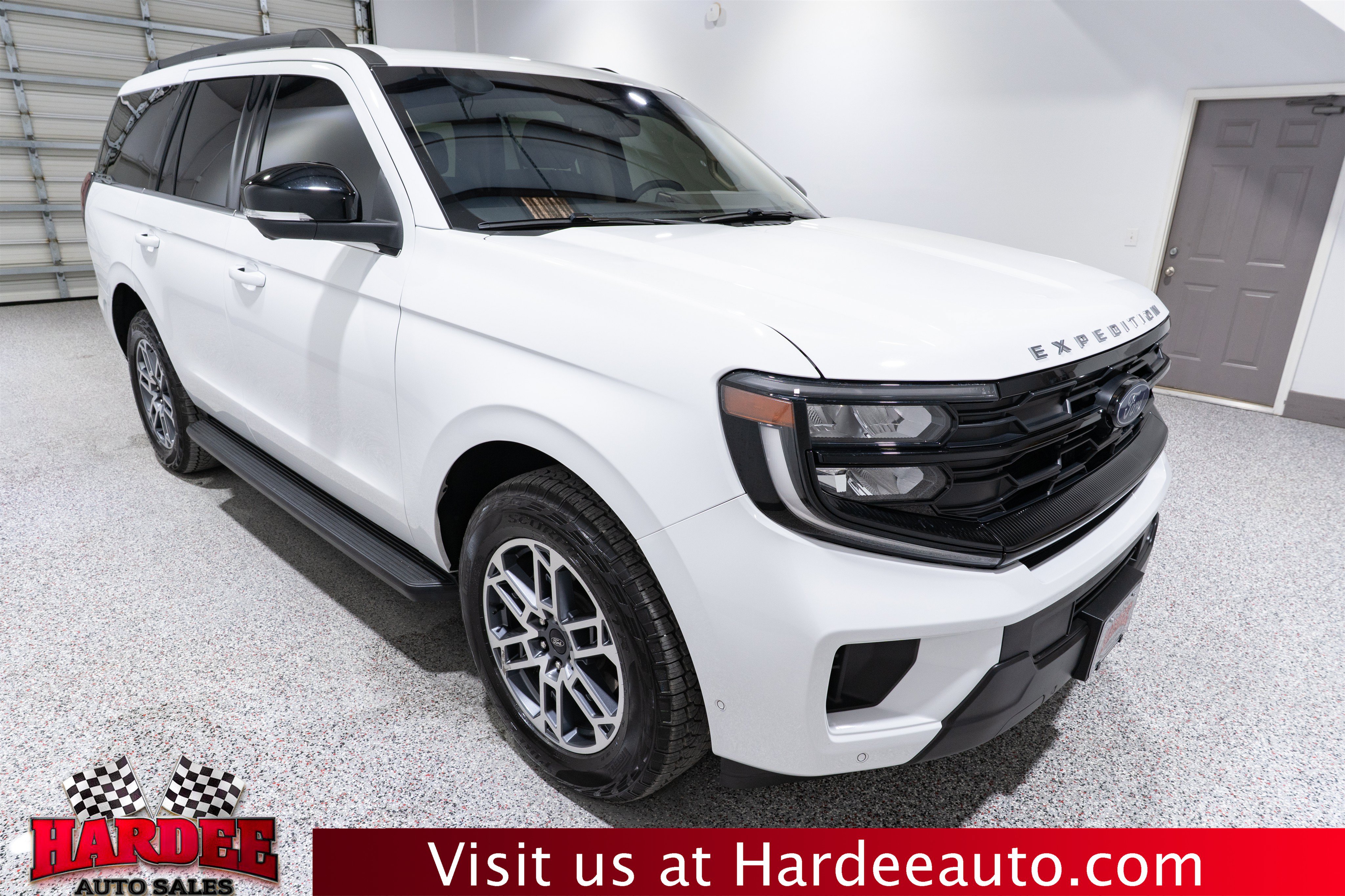 Used 2025 Ford Expedition Active AWD/4WD image 6