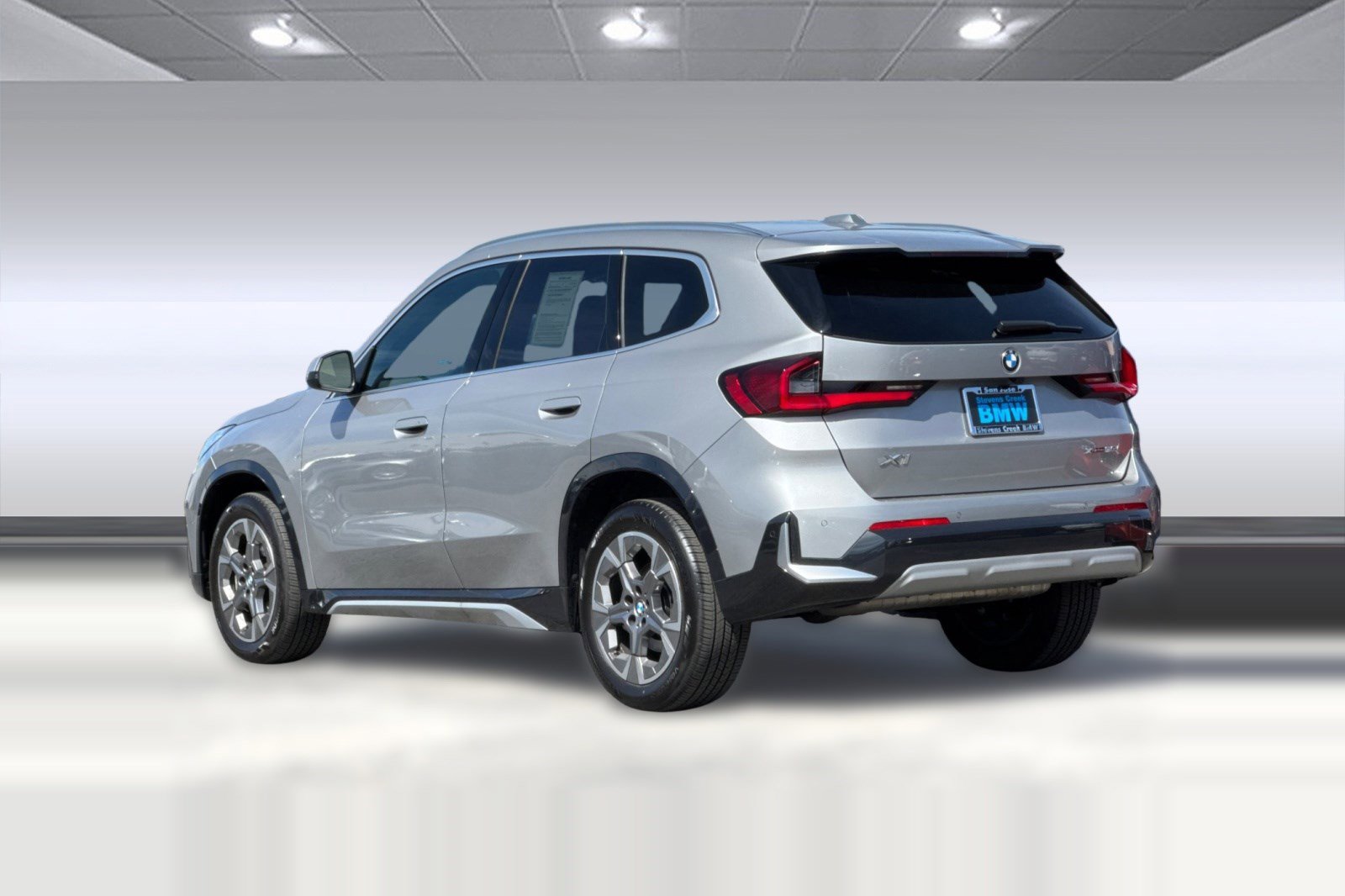 Used 2025 BMW X1 xDrive28i w/ Convenience Package image 3