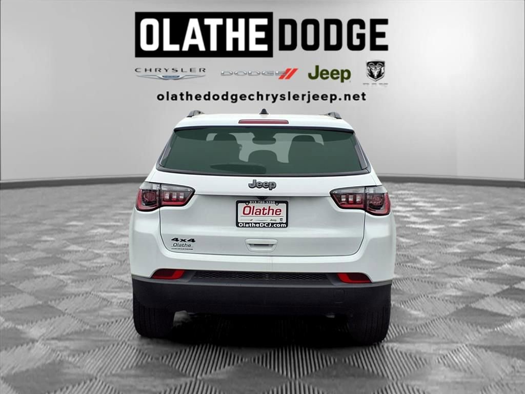 New 2026 Jeep Compass Latitude image 24