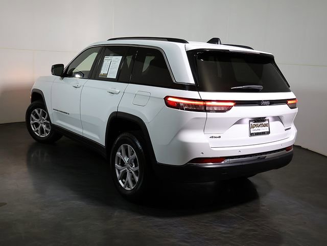 Used 2022 Jeep Grand Cherokee Limited AWD/4WD image 2