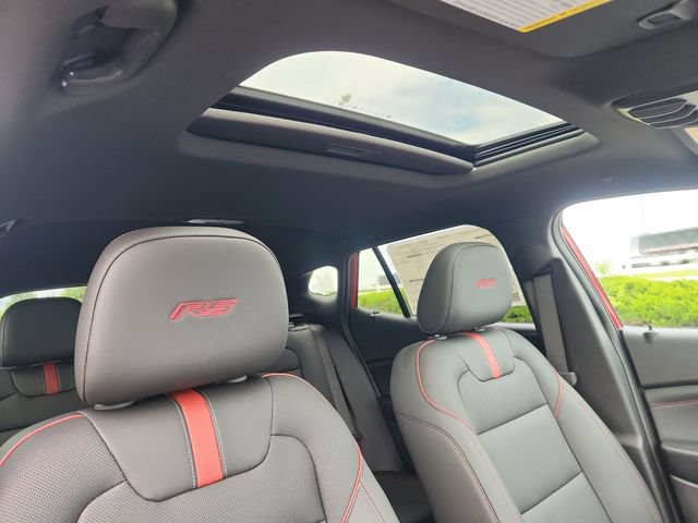 New 2026 Chevrolet Trax RS w/ Sunroof Package FWD image 15