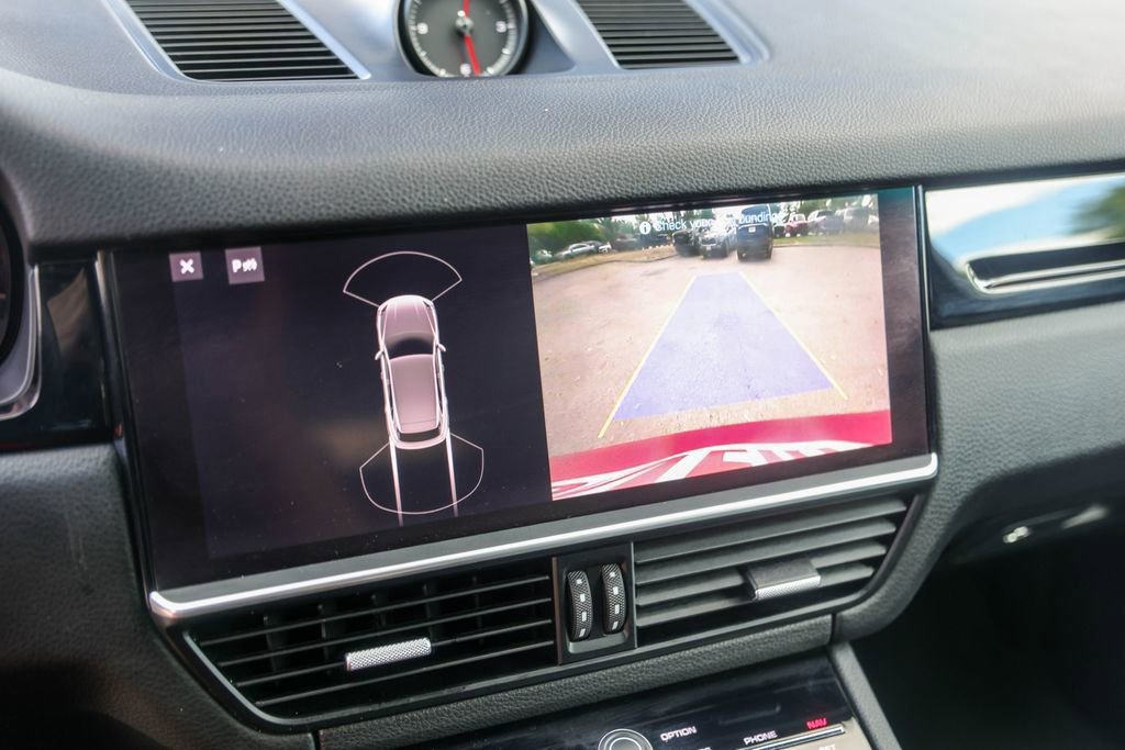 Used 2021 Porsche Cayenne image 17