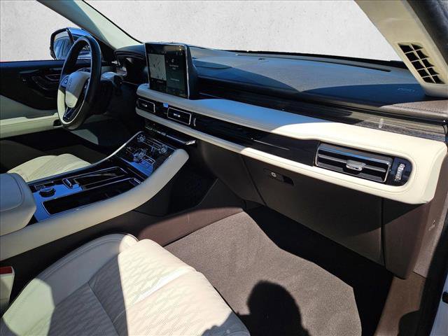 Used 2022 Lincoln Aviator Black Label w/ Class IV Trailer Tow Package image 21