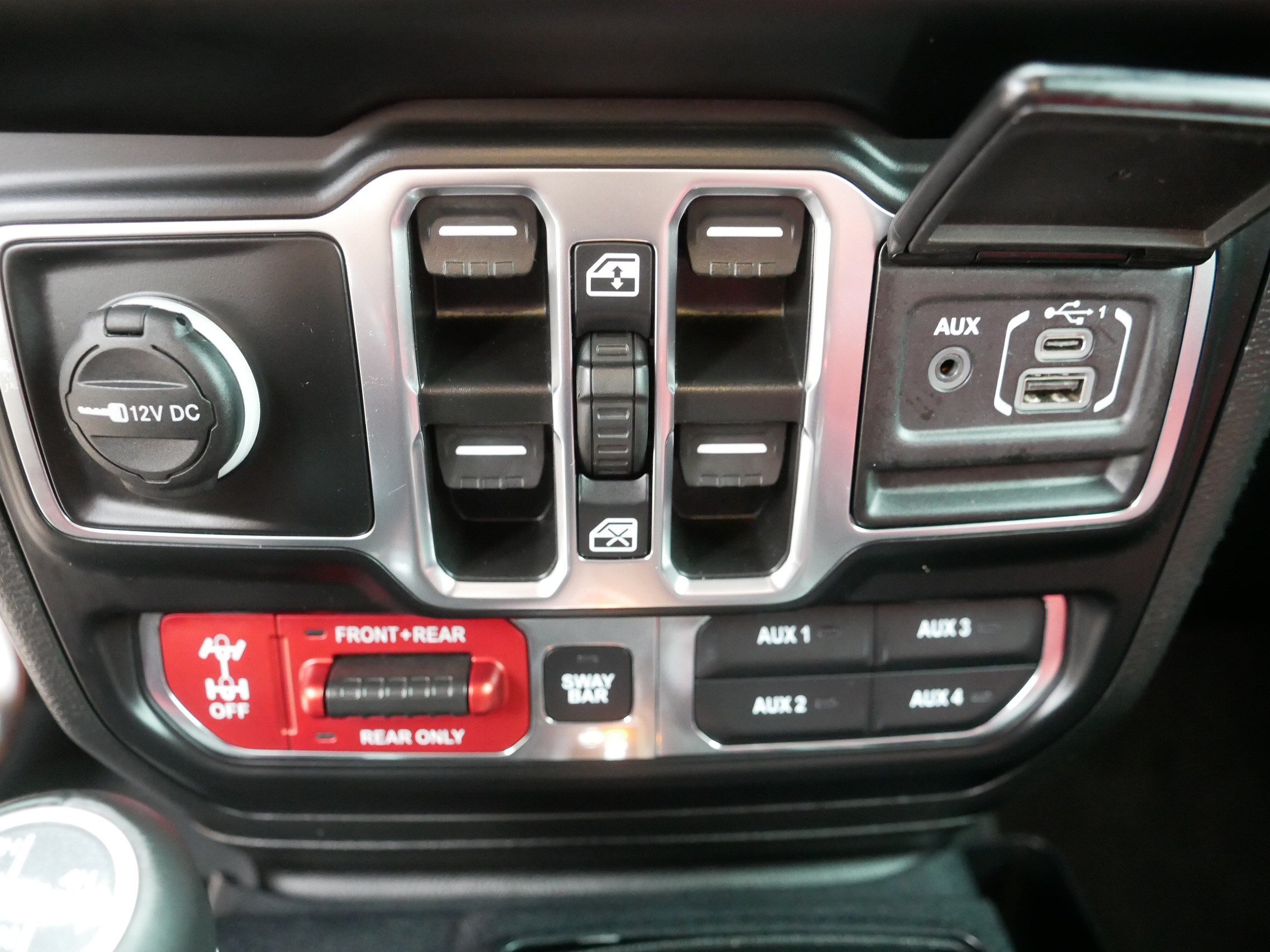 Used 2023 Jeep Wrangler Unlimited Rubicon 4xe AWD/4WD image 32