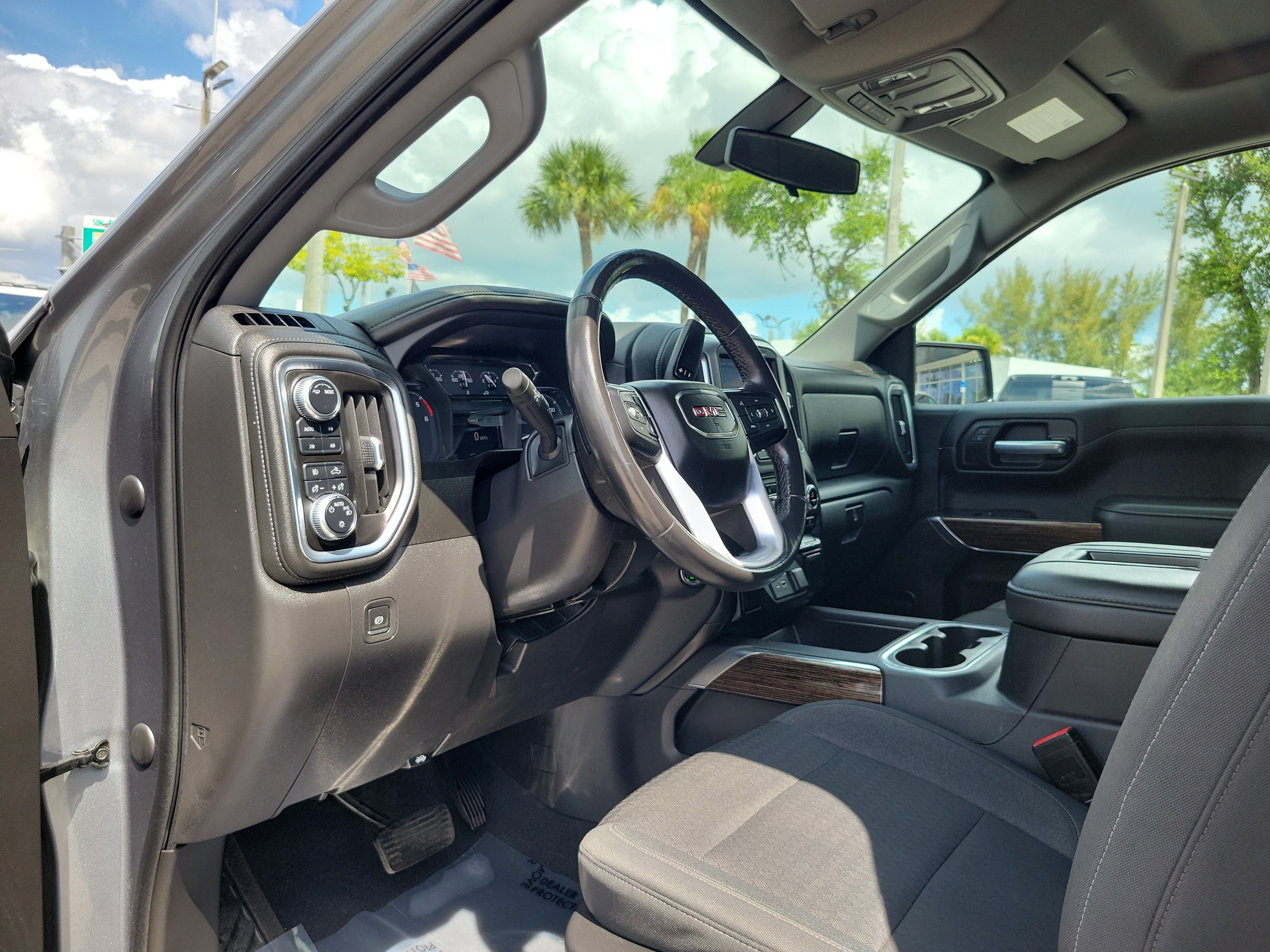 Used 2021 GMC Sierra 1500 Elevation w/ X31 Off-Road Package AWD/4WD image 8