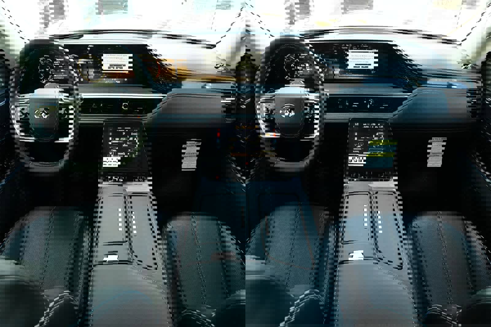 New 2025 INFINITI QX80 Sensory image 7