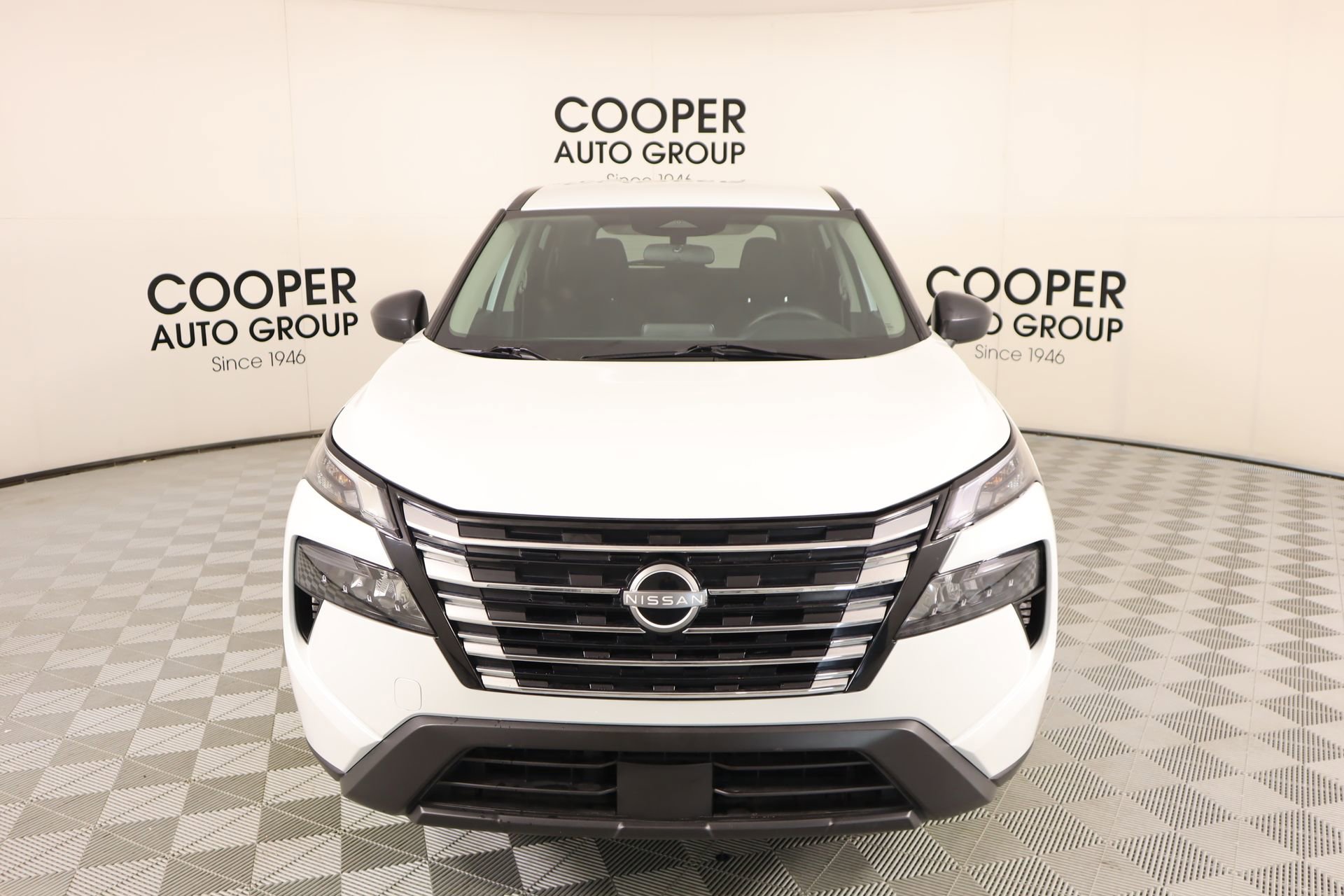 Used 2024 Nissan Rogue S image 8