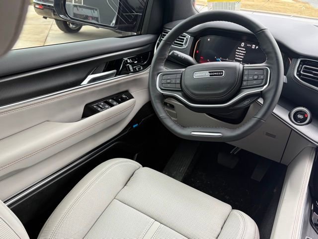 New 2026 Jeep Grand Wagoneer Summit image 33