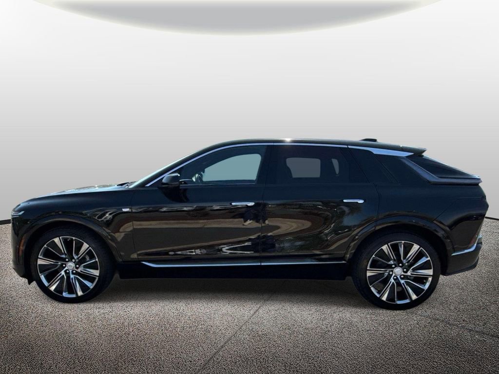 Certified 2025 Cadillac Lyriq Luxury image 3