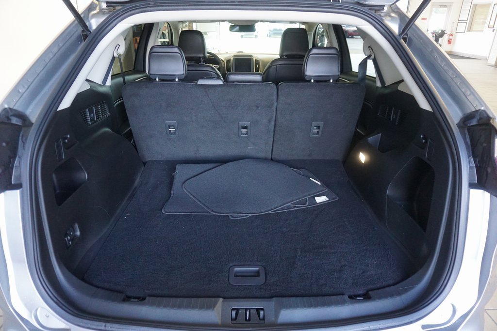 Used 2023 Ford Edge SEL image 16