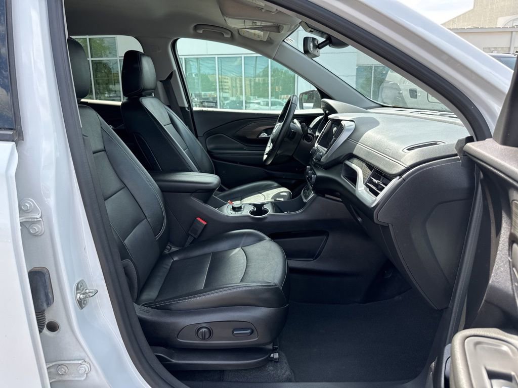 Used 2024 GMC Terrain SLT AWD/4WD image 16
