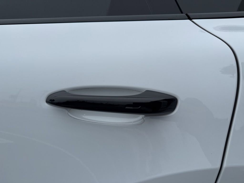 Used 2022 Porsche Cayenne S image 11