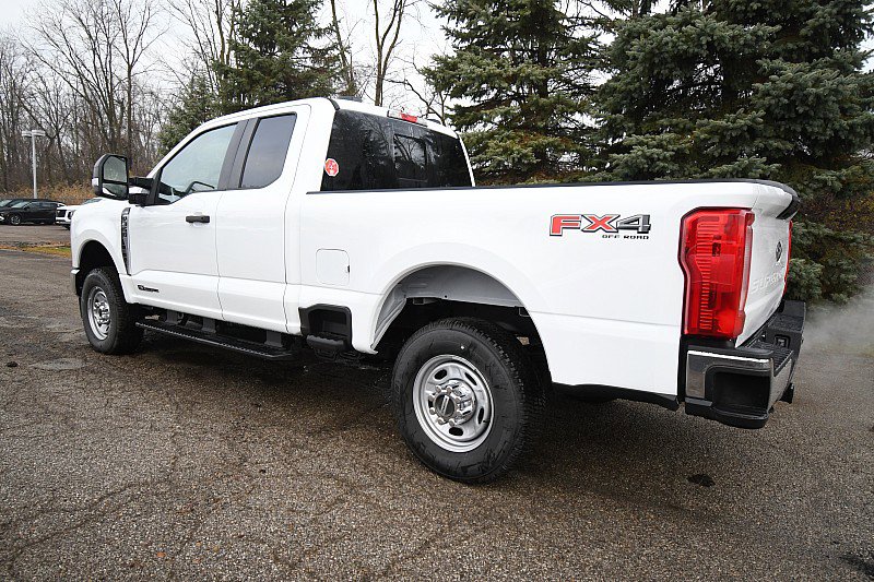 New 2026 Ford F350 XL w/ FX4 Off-Road Package image 4
