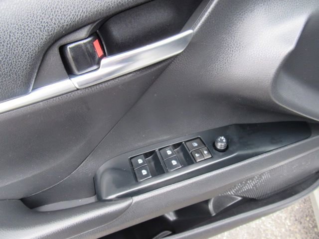 Used 2018 Toyota Camry SE image 12