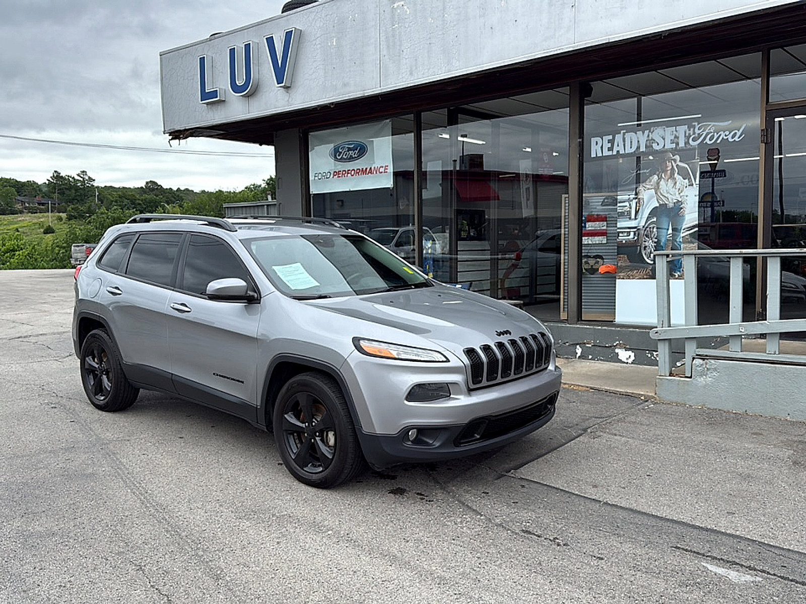 Used 2015 Jeep Cherokee Latitude w/ Comfort/Convenience Group