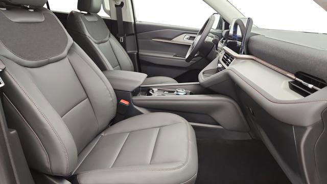 New 2026 Ford Explorer Active w/ Active Comfort Package image 25
