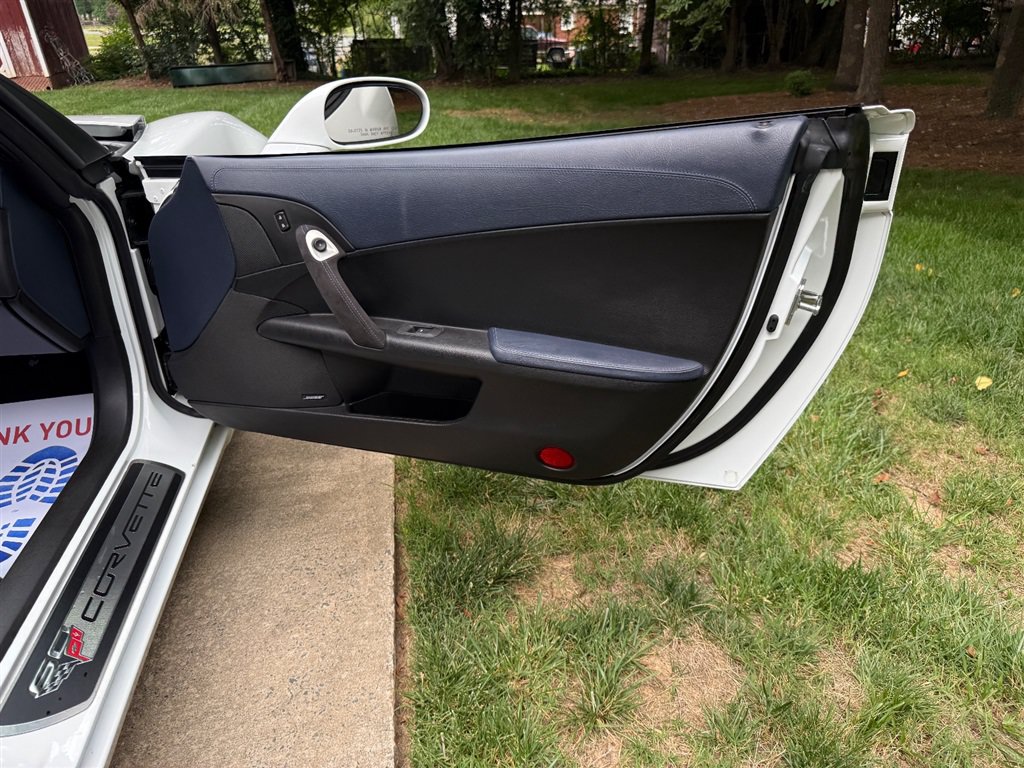 Used 2013 Chevrolet Corvette Grand Sport w/ 4LT Preferred Equipment Group RWD image 44