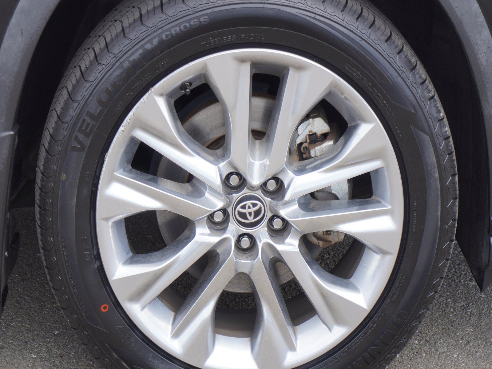 Used 2022 Toyota Highlander Limited AWD/4WD image 5