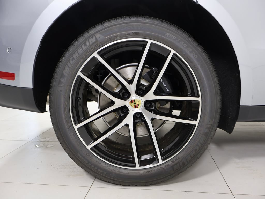 New 2026 Porsche Macan AWD/4WD image 25