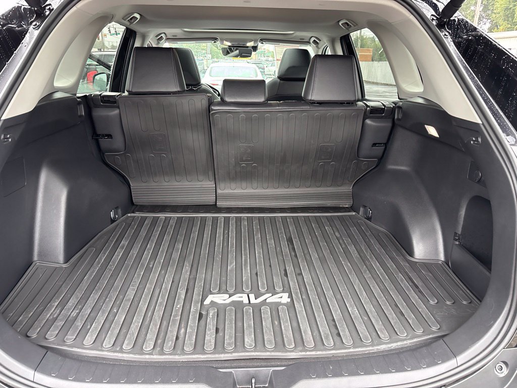 Used 2025 Toyota RAV4 XLE Premium AWD/4WD image 32