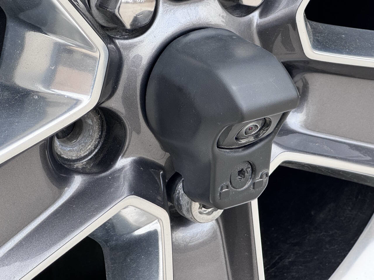 Used 2021 Jeep Wrangler Unlimited Sahara w/ Uconnect 4C Nav & Sound Group image 5