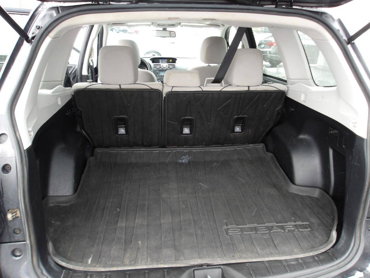Used 2015 Subaru Forester 2.5i Premium w/ All-Weather Package image 11