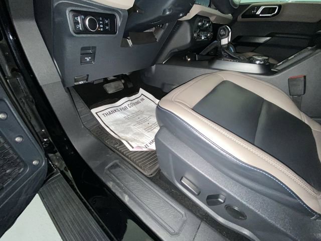 Used 2024 Ford Bronco Wildtrak AWD/4WD image 12