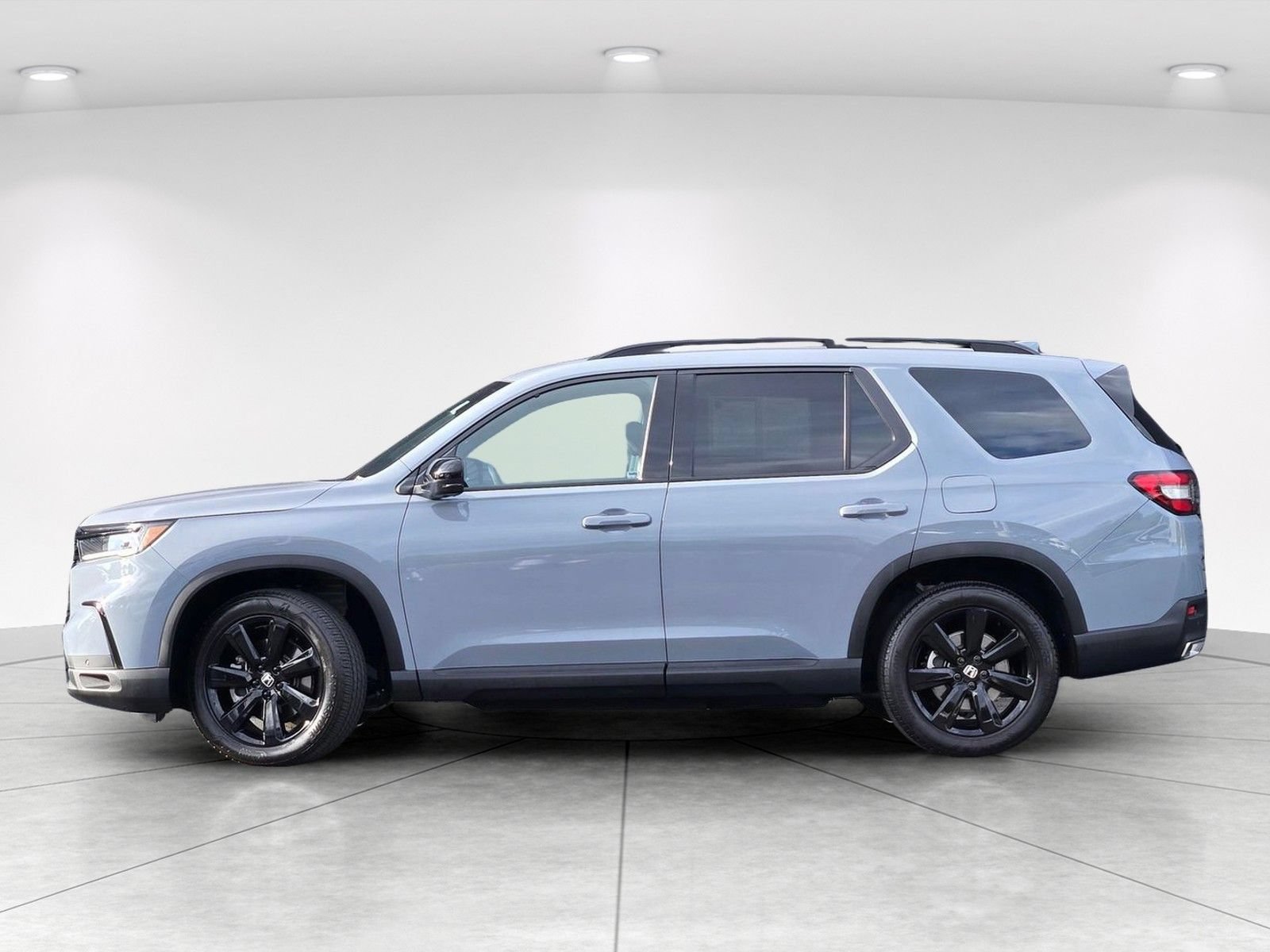 Used 2025 Honda Pilot Black Edition image 4