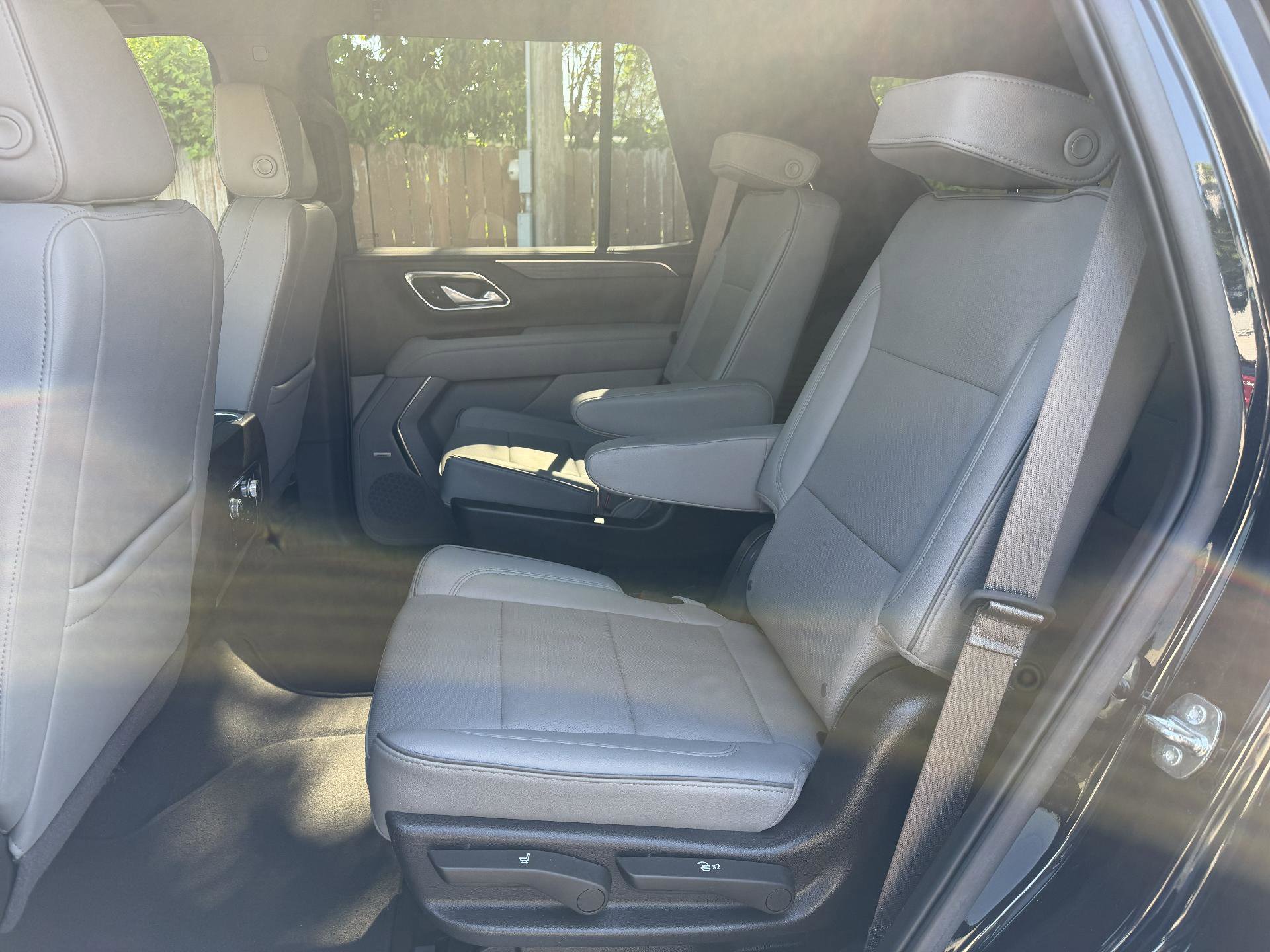 Used 2022 GMC Yukon SLT w/ SLT Luxury Package AWD/4WD image 15