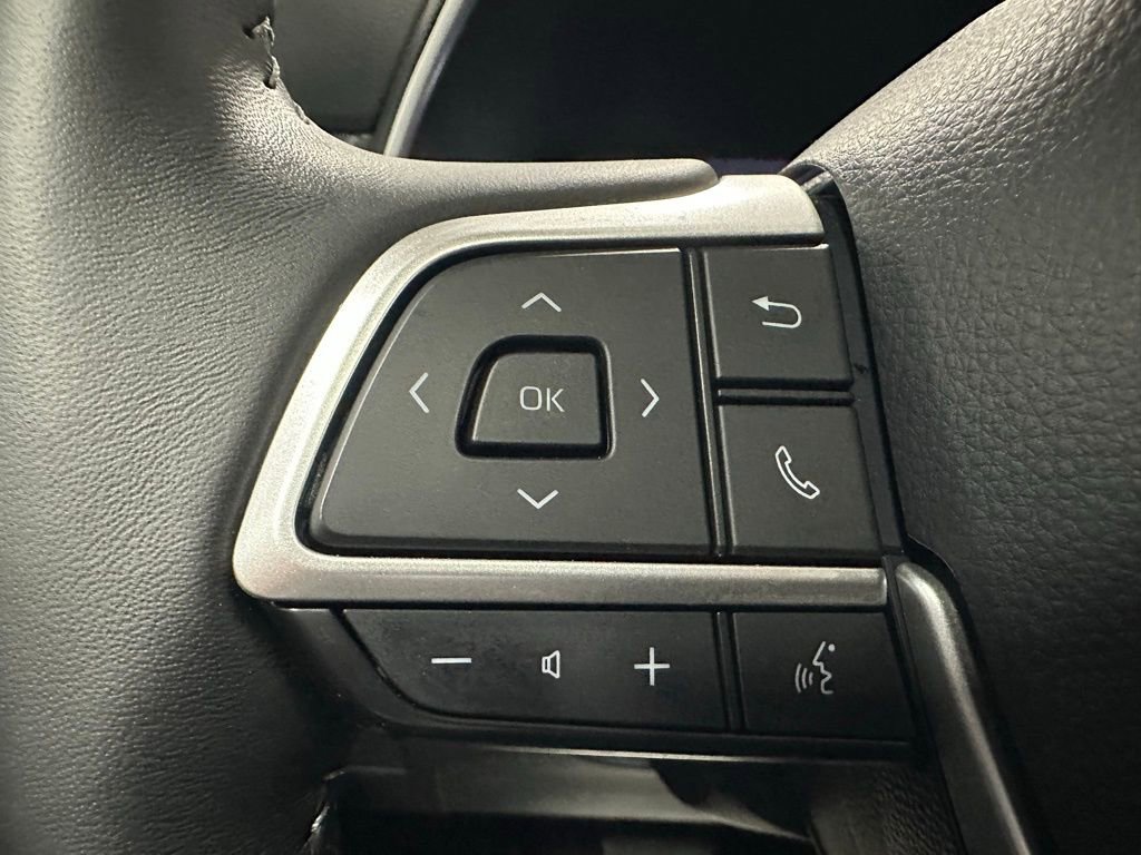 Used 2025 Toyota Highlander XSE image 19