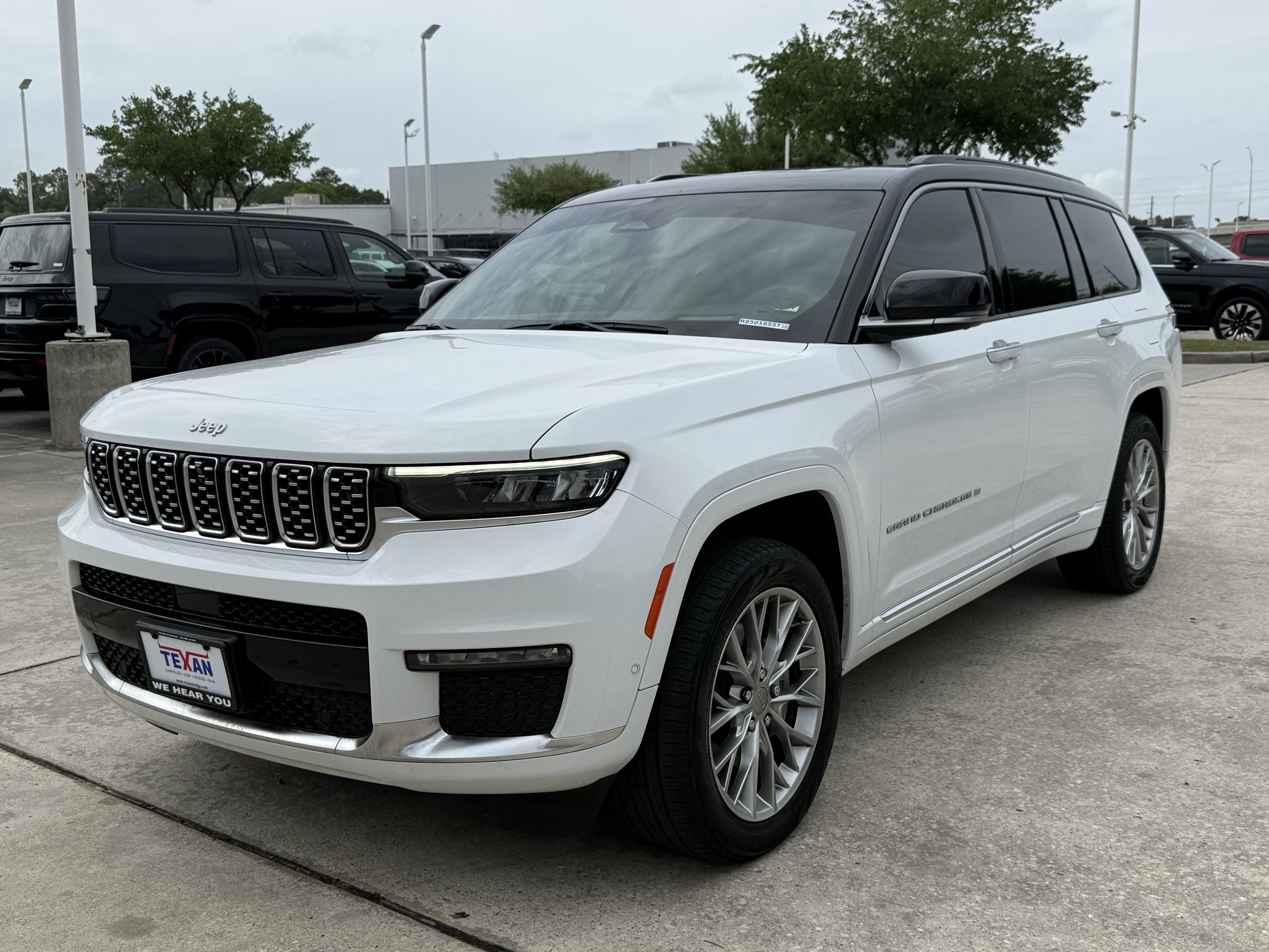 Used 2024 Jeep Grand Cherokee L Summit w/ Advanced Protech Group IV image 9
