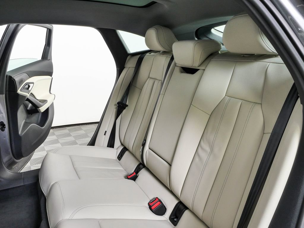 Used 2025 Audi A6 e-tron Premium w/ Ultra Package RWD image 20