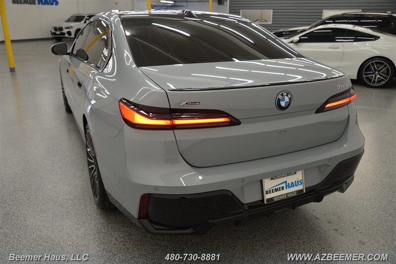 Used 2025 BMW 750e xDrive w/ Premium Package AWD/4WD image 11