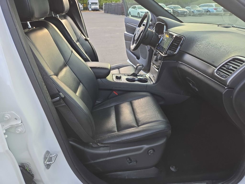 Used 2020 Jeep Grand Cherokee Limited w/ Luxury Group II image 30