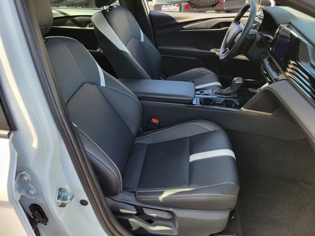 Used 2025 Toyota Camry SE image 16