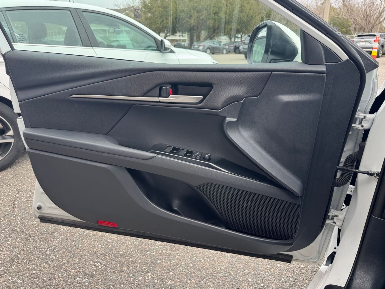 Used 2025 Toyota Camry LE FWD image 10