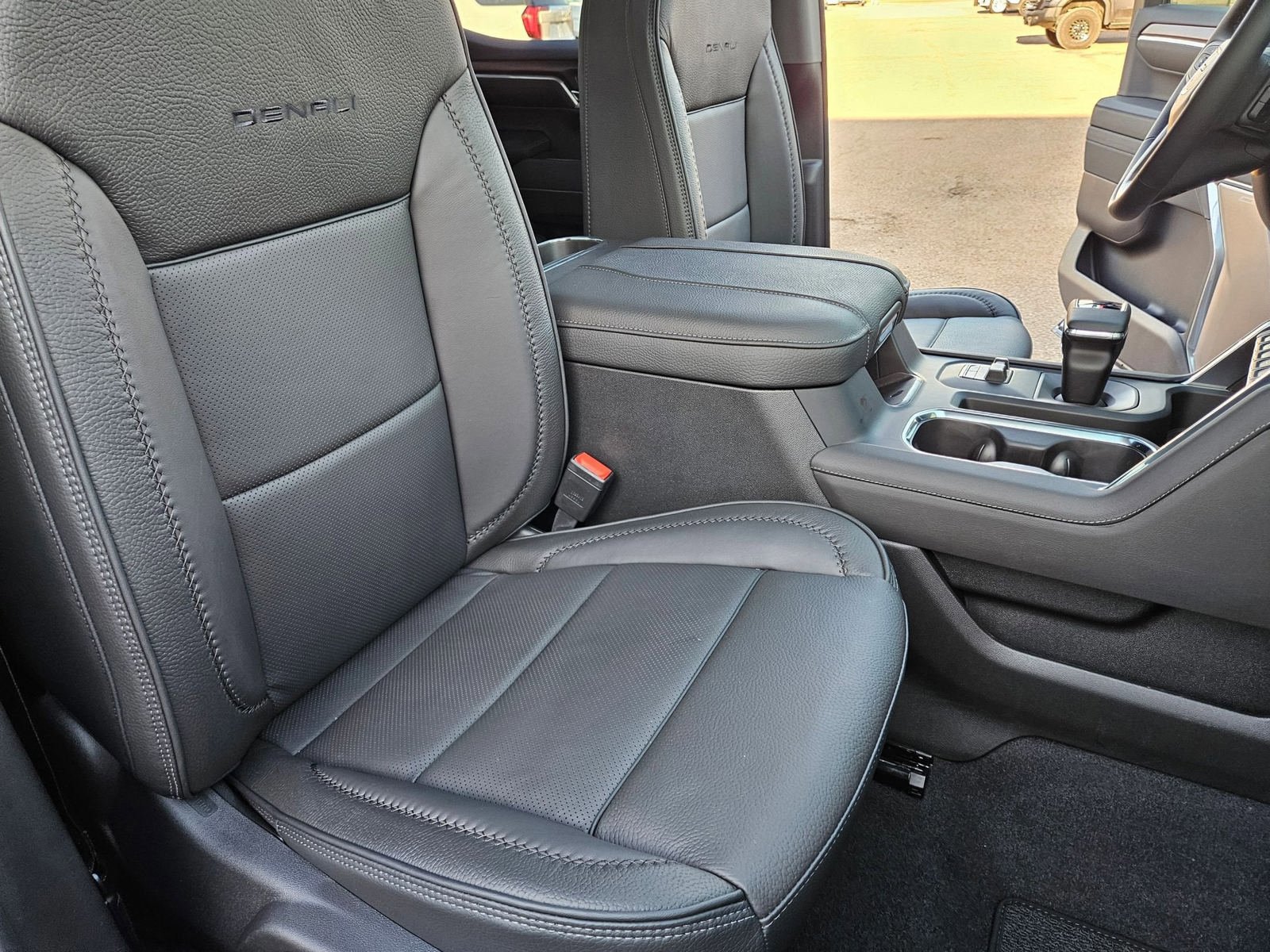 New 2026 GMC Sierra 1500 Denali w/ Denali Reserve Package AWD/4WD image 29
