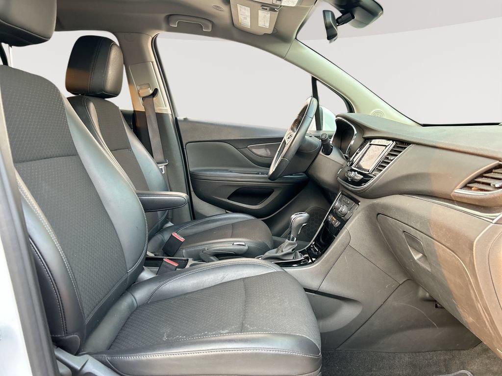 Used 2022 Buick Encore Preferred w/ Safety Package AWD/4WD image 27