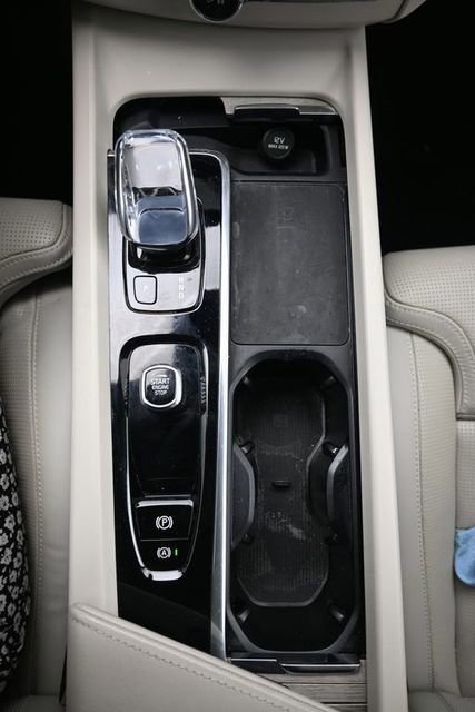 Used 2022 Volvo XC60 B6 Inscription w/ Advanced Package image 11