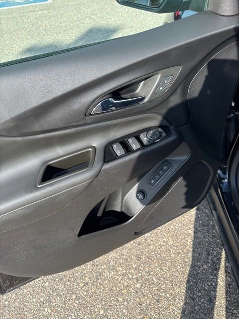 Used 2023 Chevrolet Equinox Premier image 13