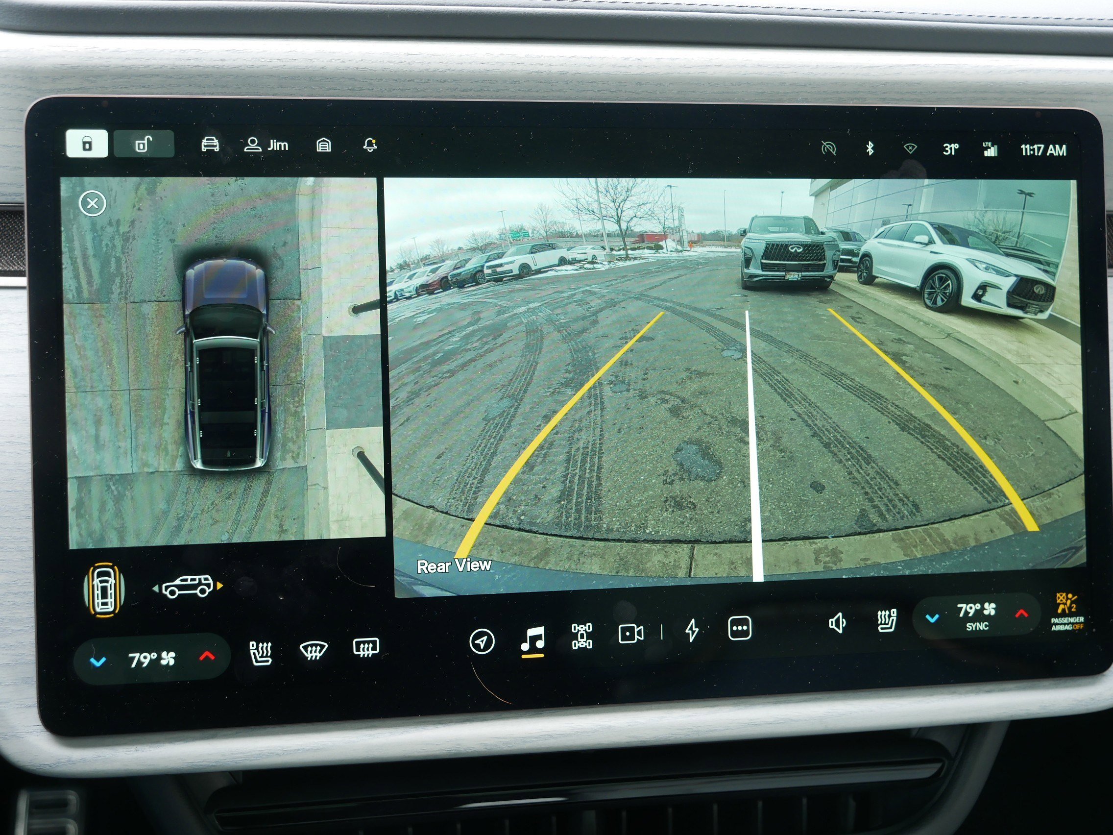 Used 2026 Rivian R1S Premium image 27