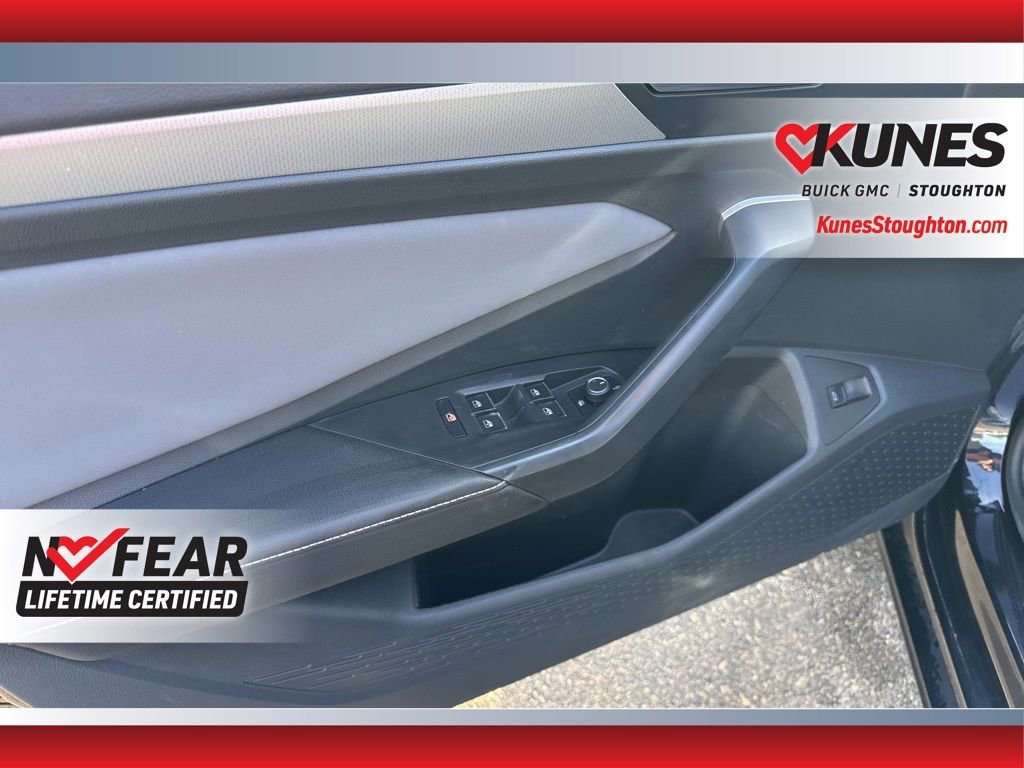 Used 2025 Volkswagen Jetta SE image 19