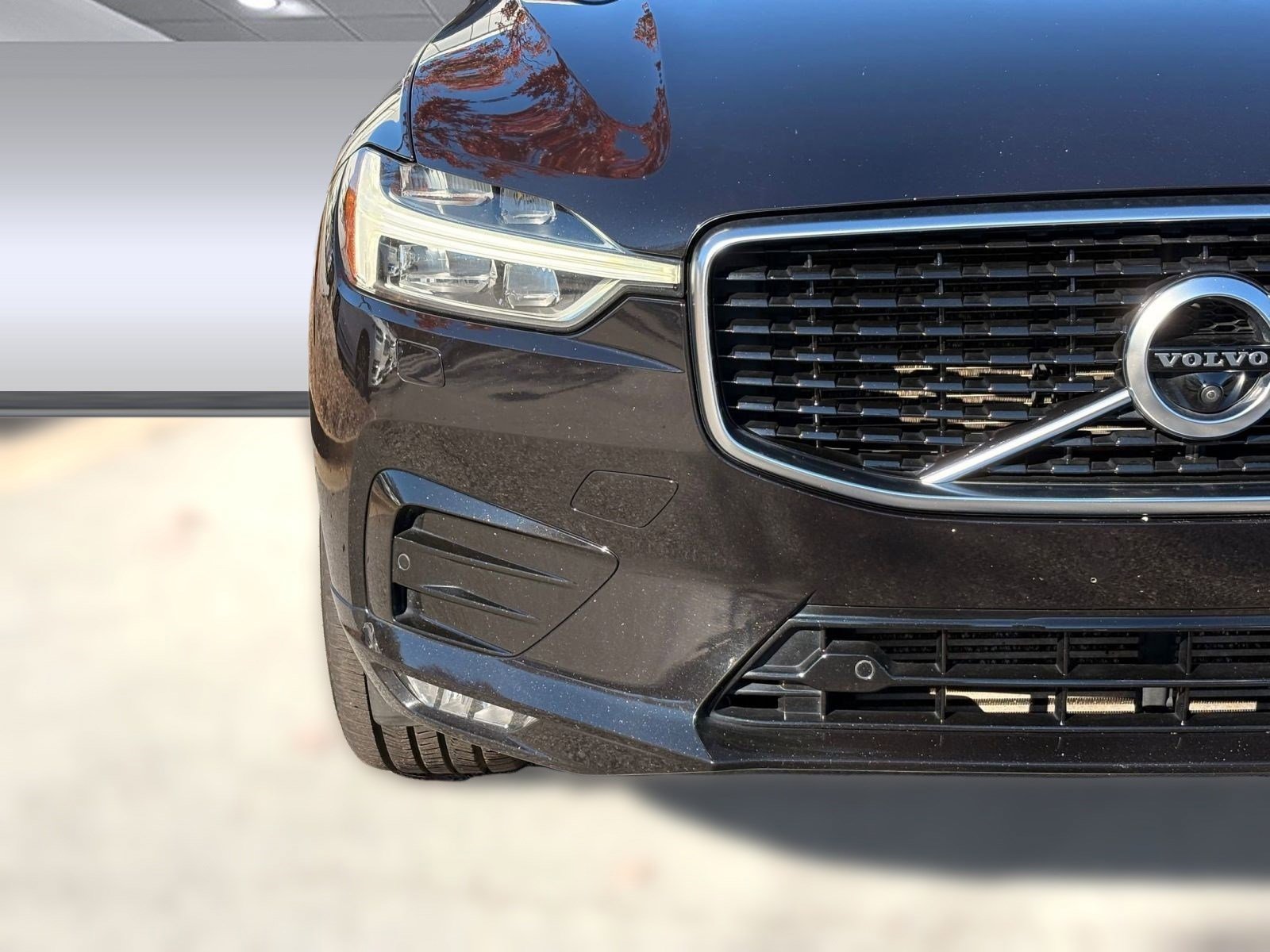 Used 2020 Volvo XC60 T6 R-Design w/ Protection Package Premier image 11
