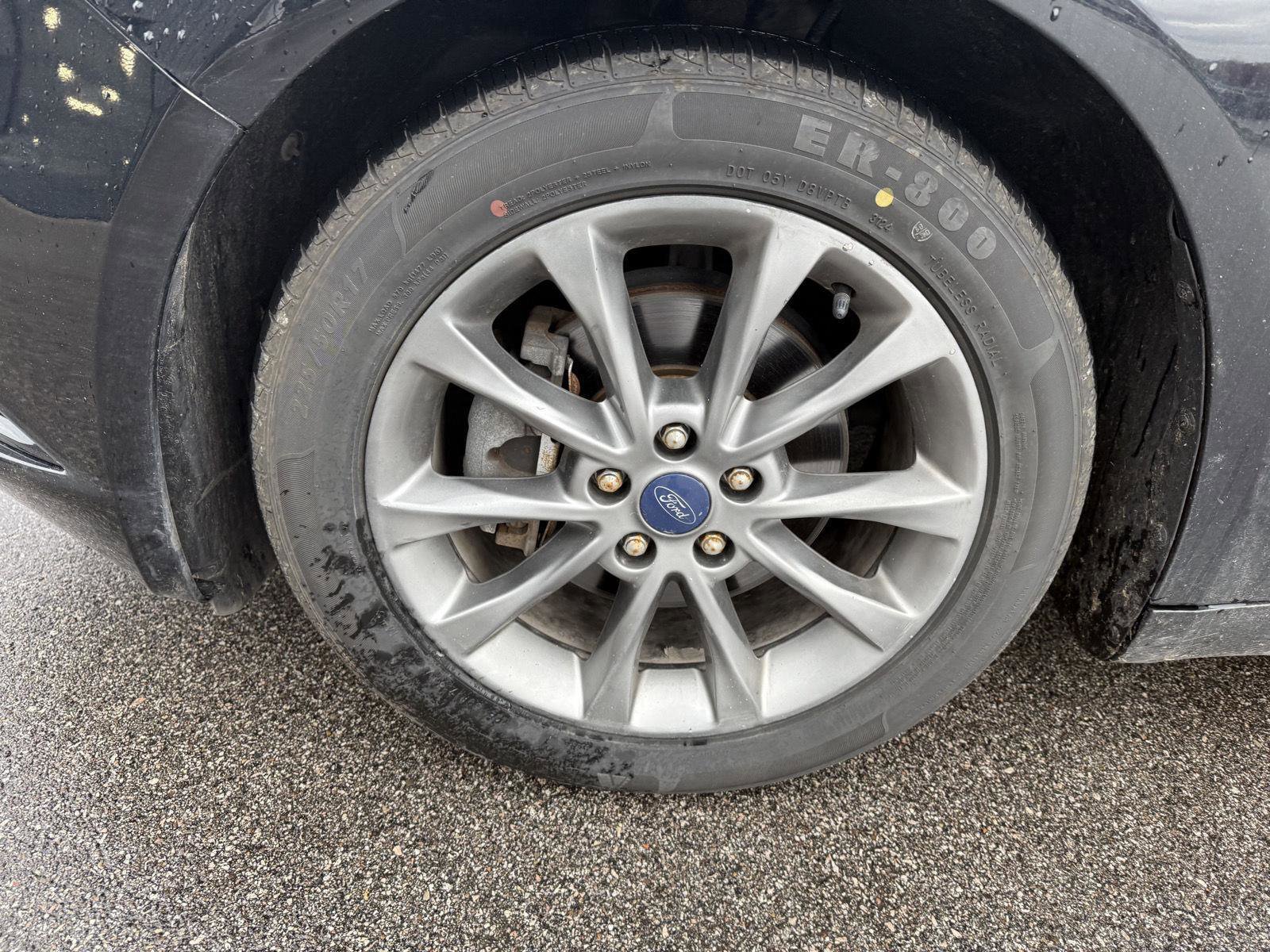 Used 2017 Ford Fusion SE image 15