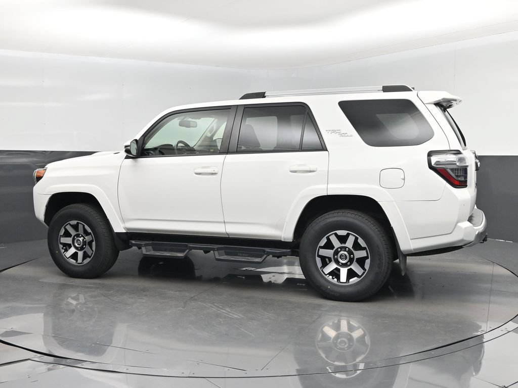 Used 2018 Toyota 4Runner TRD Off-Road Premium AWD/4WD image 10